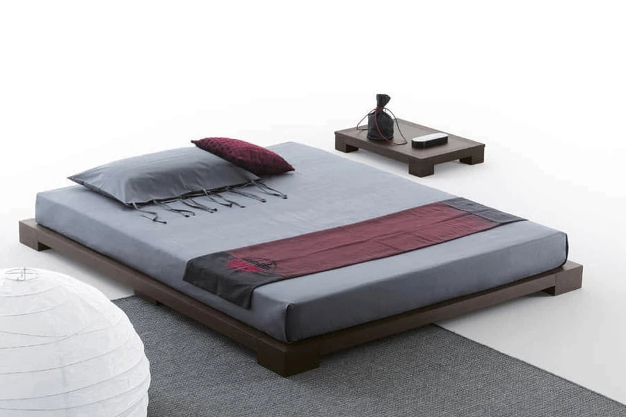 Yere yakın masif karyola