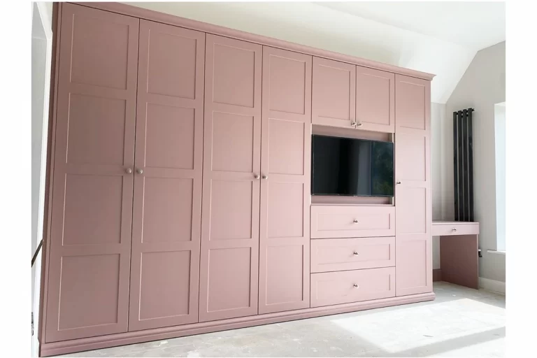 Pembe kapaklı dolap modelleri