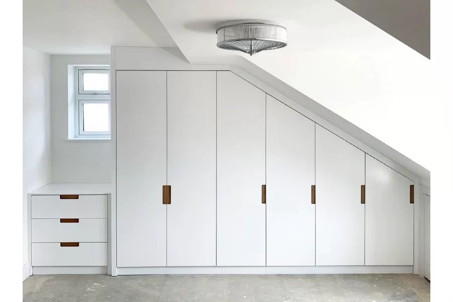 Çatı katı dolapları
